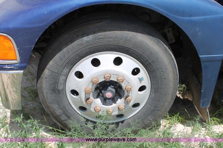 image for item C3896 1999 Peterbilt 377 semi truck