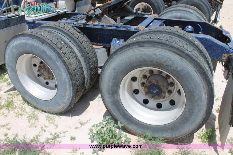 image for item C3896 1999 Peterbilt 377 semi truck