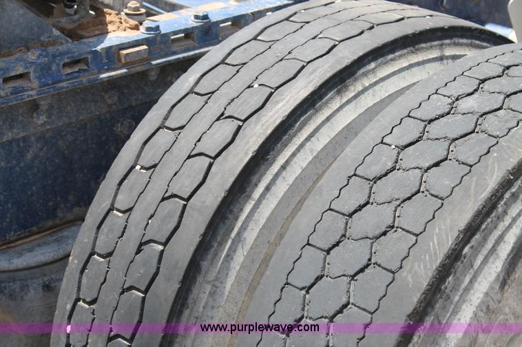 image for item C3896 1999 Peterbilt 377 semi truck