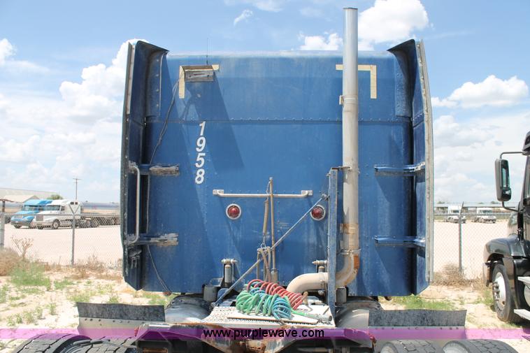 image for item C3896 1999 Peterbilt 377 semi truck