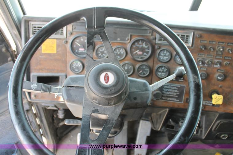 image for item C3896 1999 Peterbilt 377 semi truck