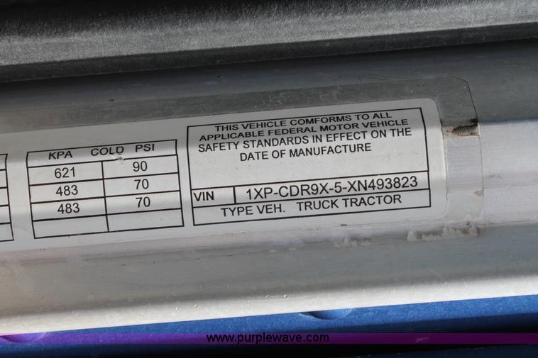 image for item C3896 1999 Peterbilt 377 semi truck