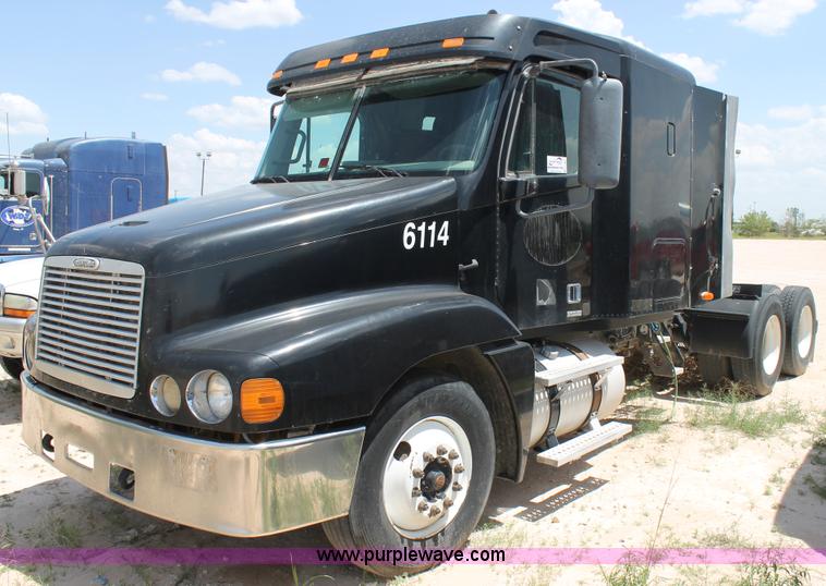 image for item C3897 2003 Freightliner Century Class ST120 semi truck