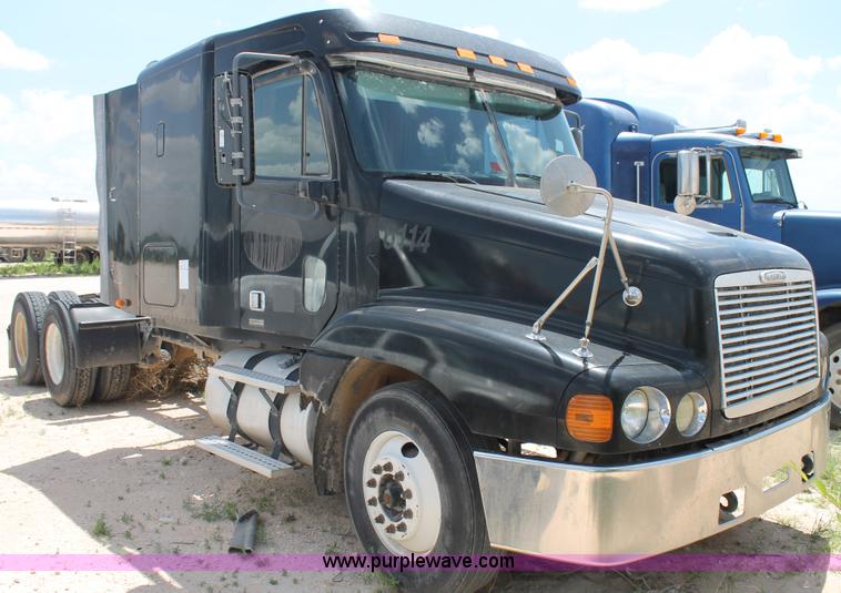 image for item C3897 2003 Freightliner Century Class ST120 semi truck