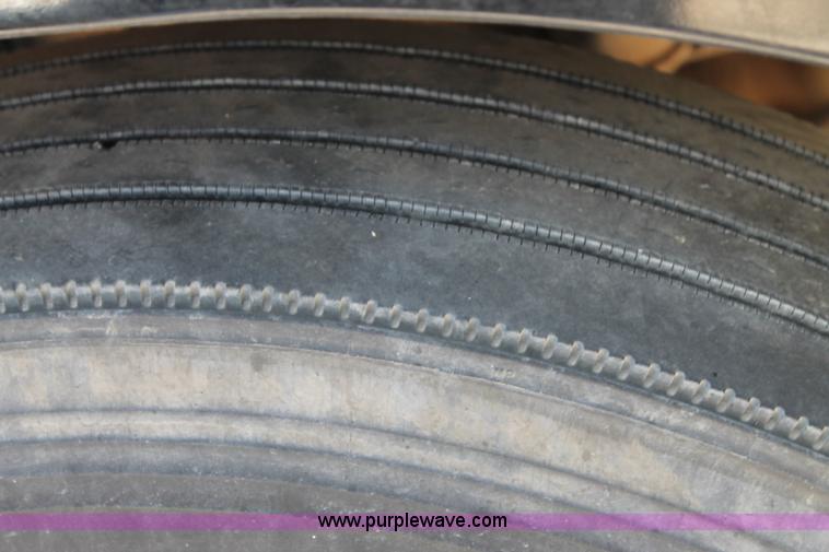 image for item C3897 2003 Freightliner Century Class ST120 semi truck