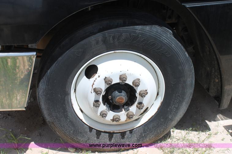 image for item C3897 2003 Freightliner Century Class ST120 semi truck