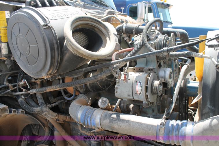 image for item C3897 2003 Freightliner Century Class ST120 semi truck