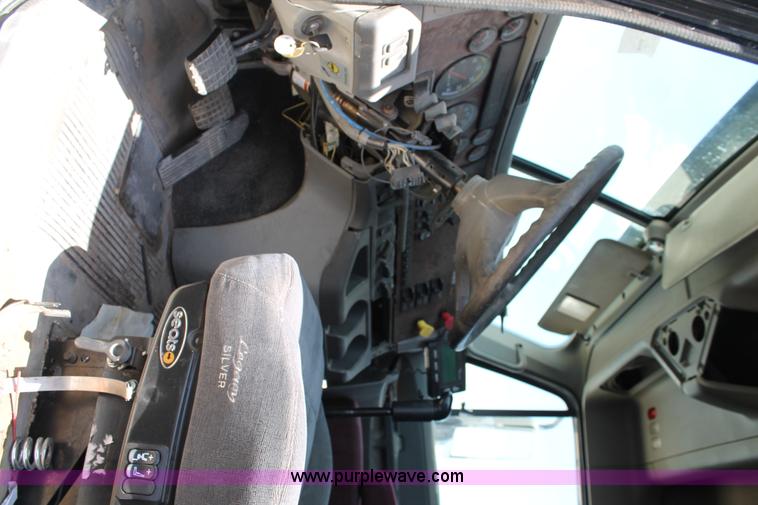 image for item C3897 2003 Freightliner Century Class ST120 semi truck