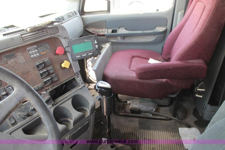 image for item C3897 2003 Freightliner Century Class ST120 semi truck