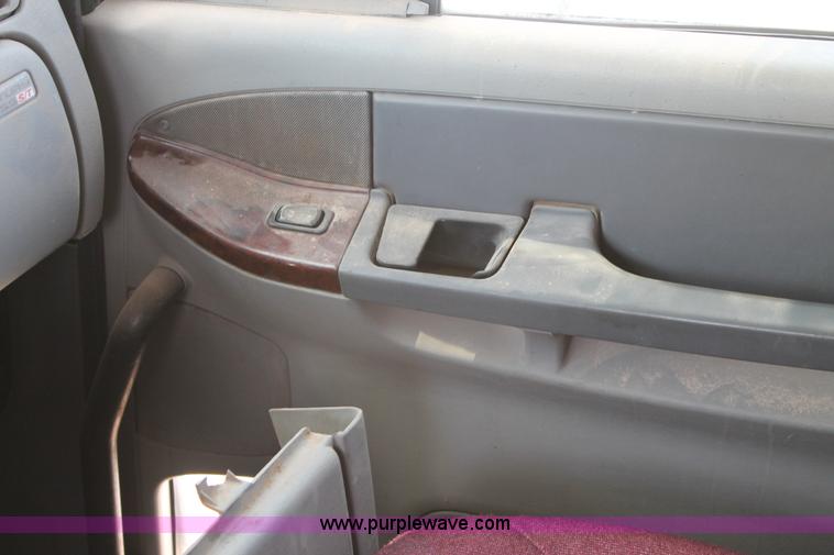 image for item C3897 2003 Freightliner Century Class ST120 semi truck