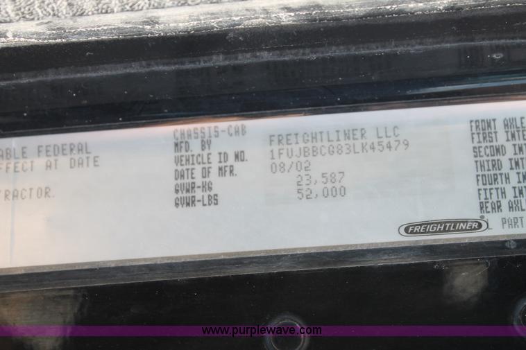 image for item C3897 2003 Freightliner Century Class ST120 semi truck