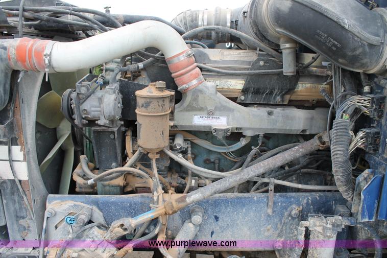 image for item C3897 2003 Freightliner Century Class ST120 semi truck