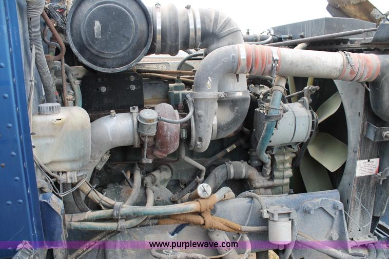 image for item C3897 2003 Freightliner Century Class ST120 semi truck