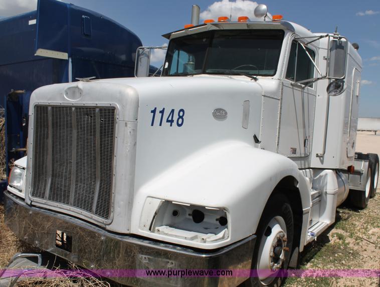 image for item C3898 2000 Peterbilt 377 semi truck