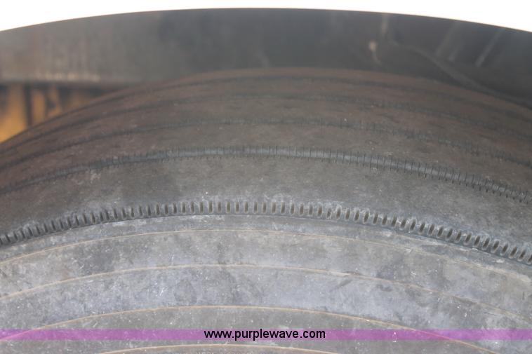 image for item C3898 2000 Peterbilt 377 semi truck