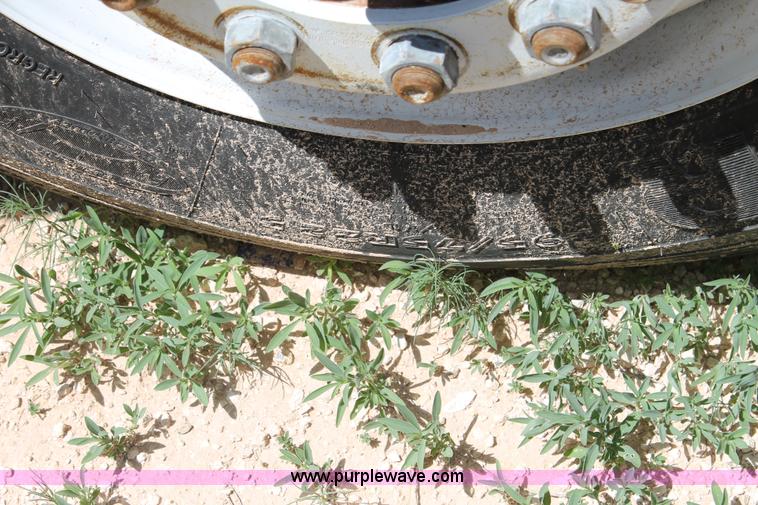 image for item C3898 2000 Peterbilt 377 semi truck