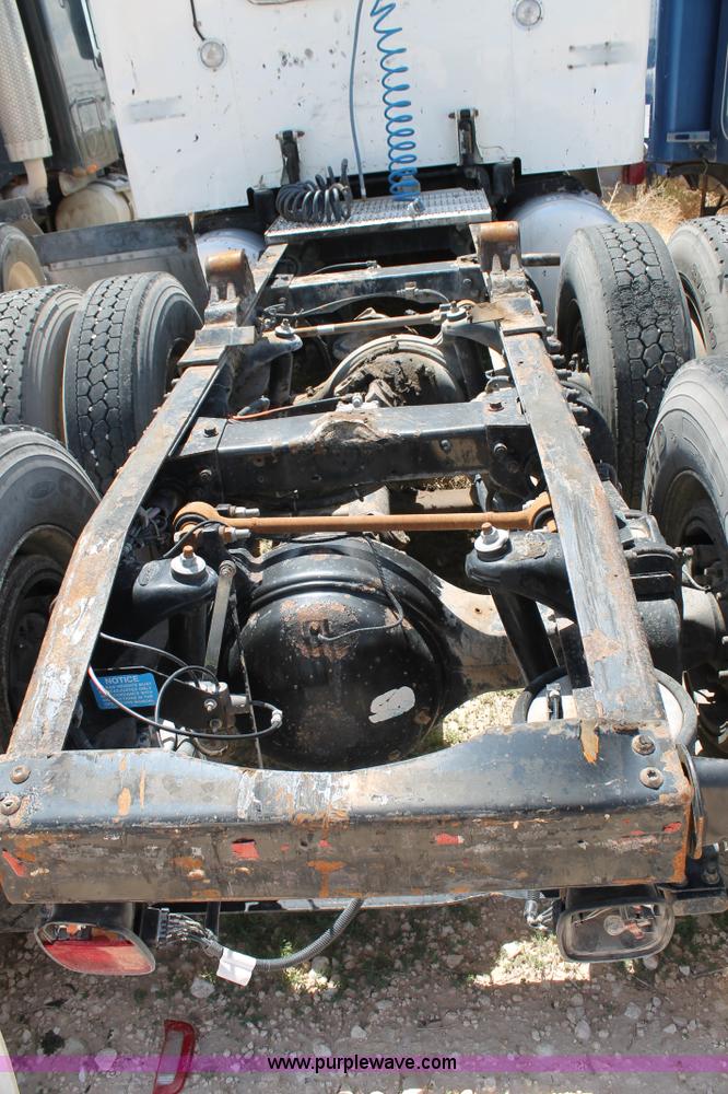 image for item C3898 2000 Peterbilt 377 semi truck