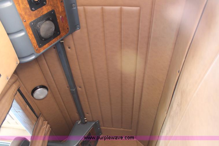 image for item C3898 2000 Peterbilt 377 semi truck