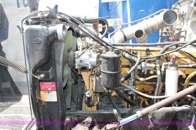 image for item C3898 2000 Peterbilt 377 semi truck