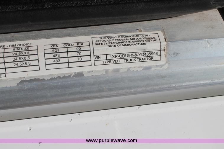 image for item C3898 2000 Peterbilt 377 semi truck