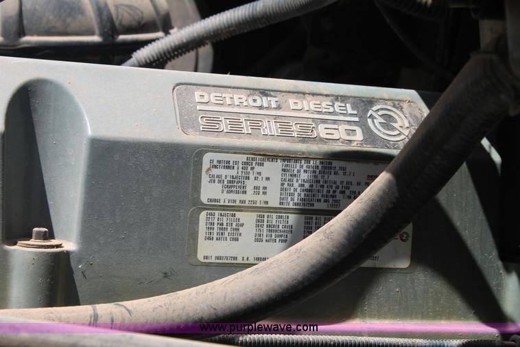 image for item C3899 2003 Freightliner Century Class ST120 semi truck