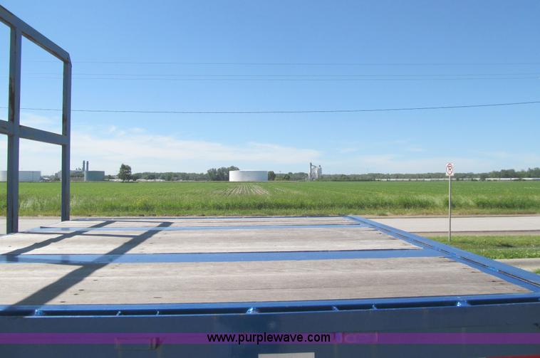 image for item E4908 2005 Cherokee 8553 drop deck trailer