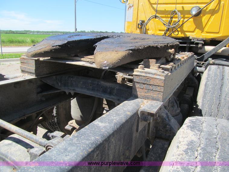 image for item E4909 1993 Mack CH613 semi truck