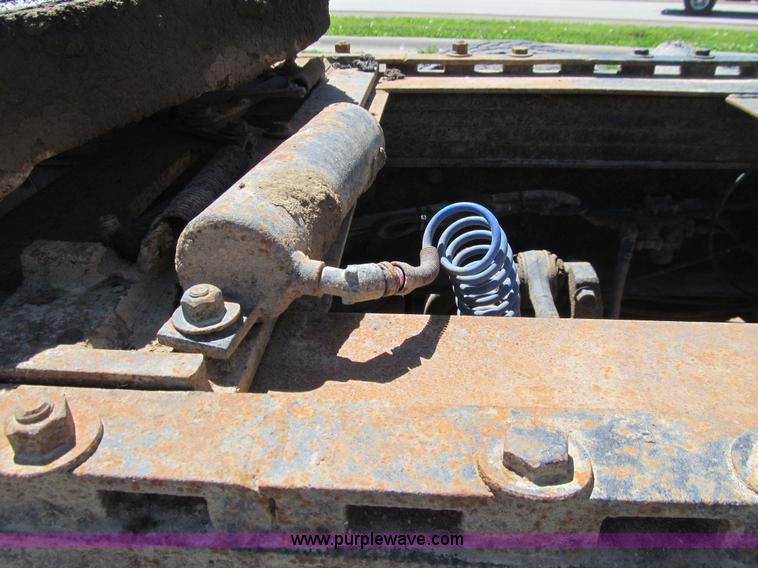 image for item E4909 1993 Mack CH613 semi truck