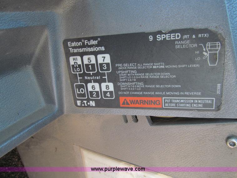 image for item E4909 1993 Mack CH613 semi truck