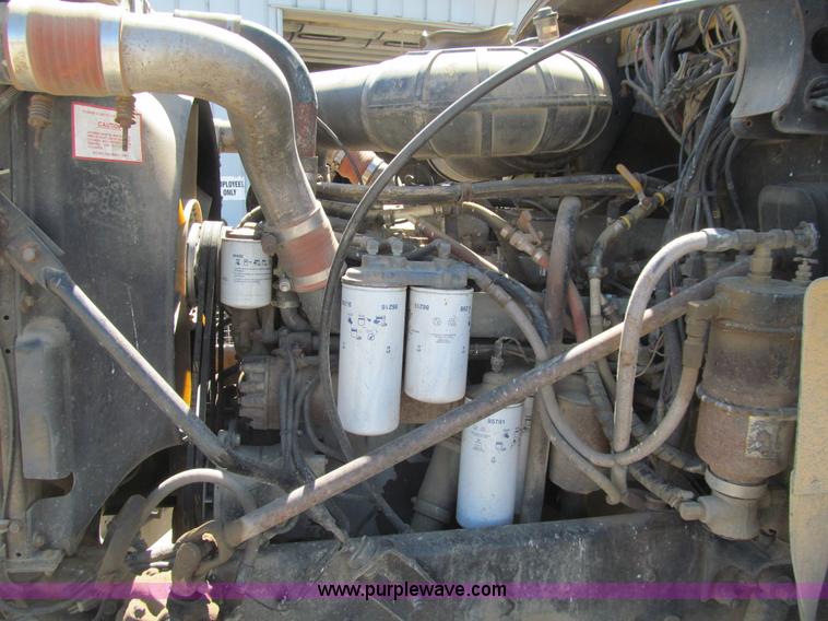 image for item E4909 1993 Mack CH613 semi truck