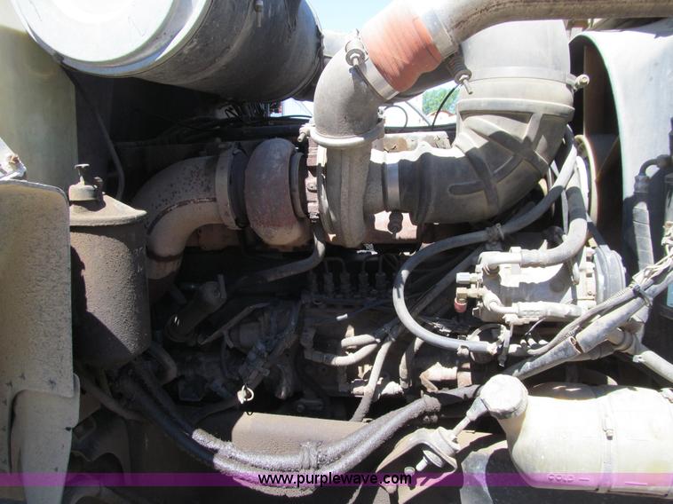 image for item E4909 1993 Mack CH613 semi truck