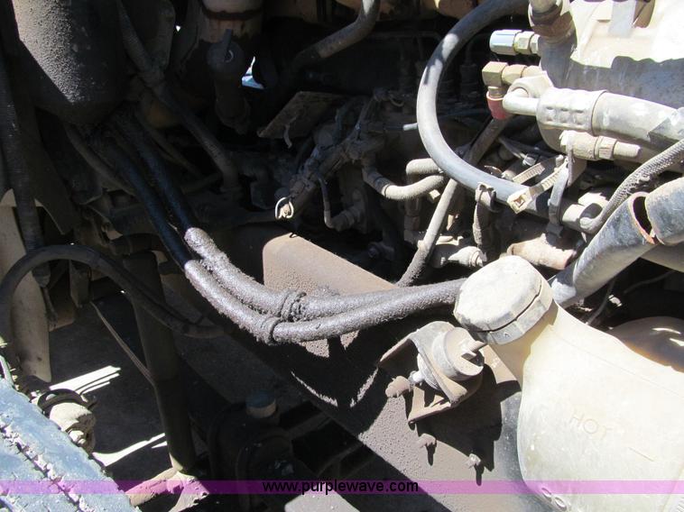 image for item E4909 1993 Mack CH613 semi truck