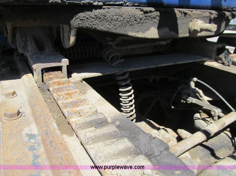 image for item E4910 1998 Mack CH613 semi truck