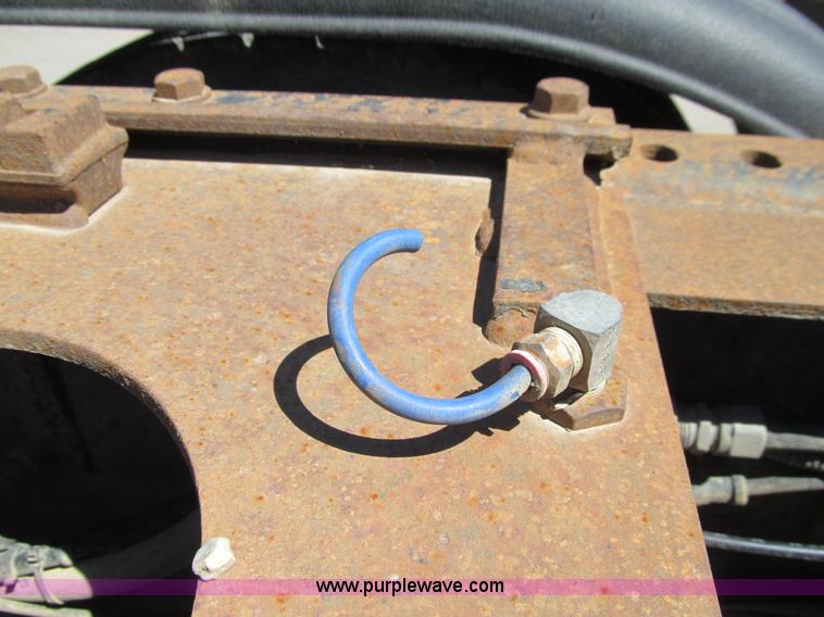 image for item E4910 1998 Mack CH613 semi truck