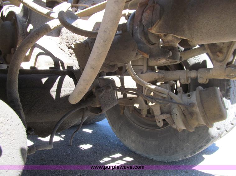 image for item E4910 1998 Mack CH613 semi truck