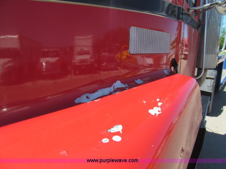 image for item E4910 1998 Mack CH613 semi truck