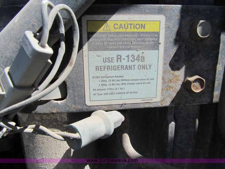 image for item E4910 1998 Mack CH613 semi truck