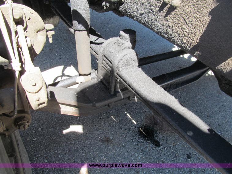 image for item E4910 1998 Mack CH613 semi truck