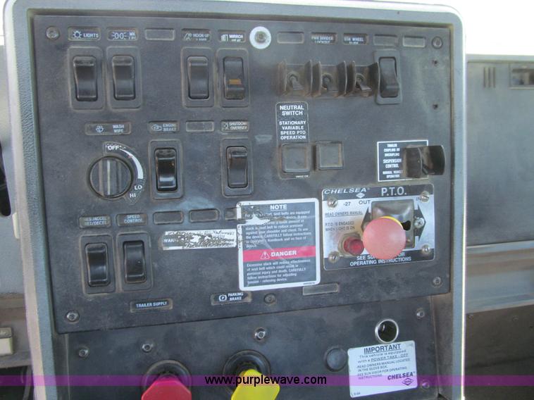 image for item E4910 1998 Mack CH613 semi truck