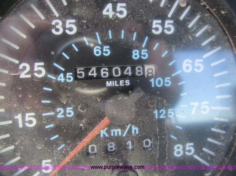 image for item E4910 1998 Mack CH613 semi truck