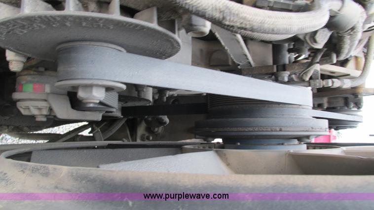 image for item G9282 1999 Peterbilt 377 semi truck