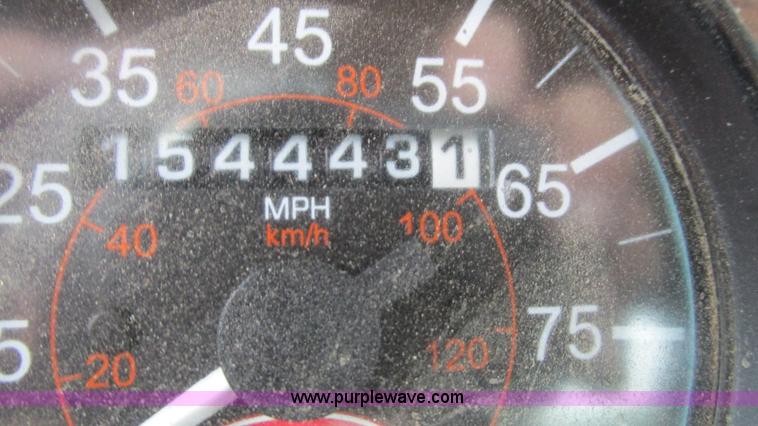 image for item G9282 1999 Peterbilt 377 semi truck