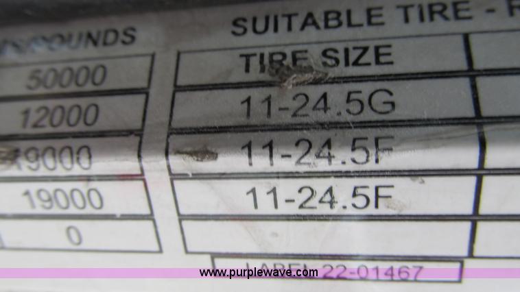 image for item G9282 1999 Peterbilt 377 semi truck