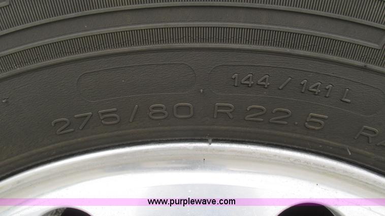 image for item G9283 2007 International 9400i semi truck