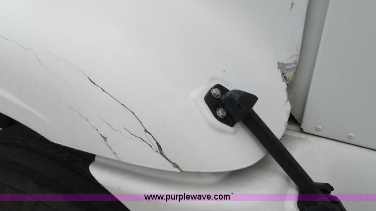 image for item G9283 2007 International 9400i semi truck