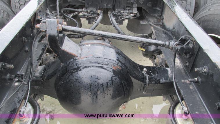 image for item G9283 2007 International 9400i semi truck