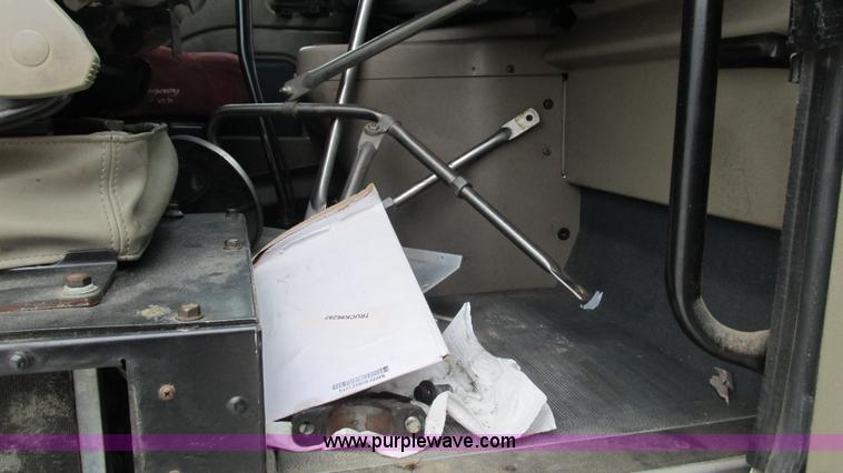 image for item G9283 2007 International 9400i semi truck