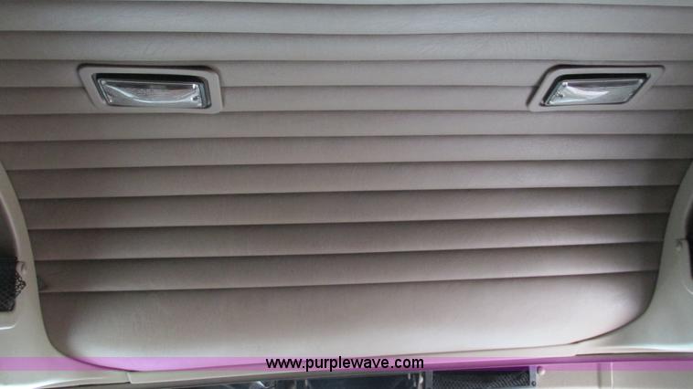 image for item G9283 2007 International 9400i semi truck