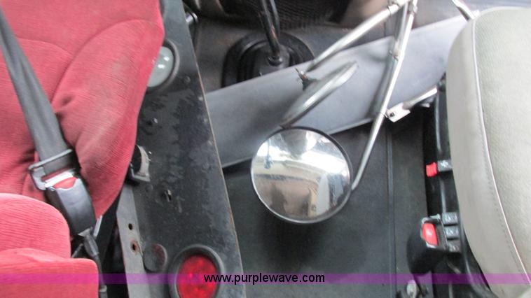 image for item G9283 2007 International 9400i semi truck