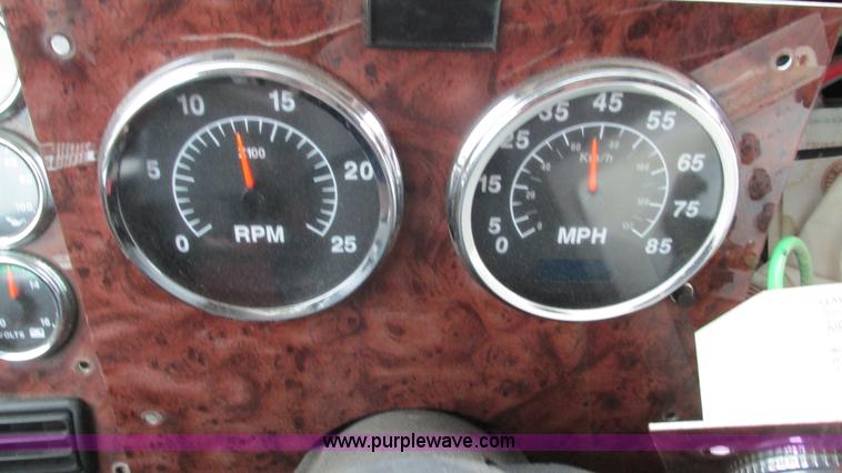 image for item G9283 2007 International 9400i semi truck